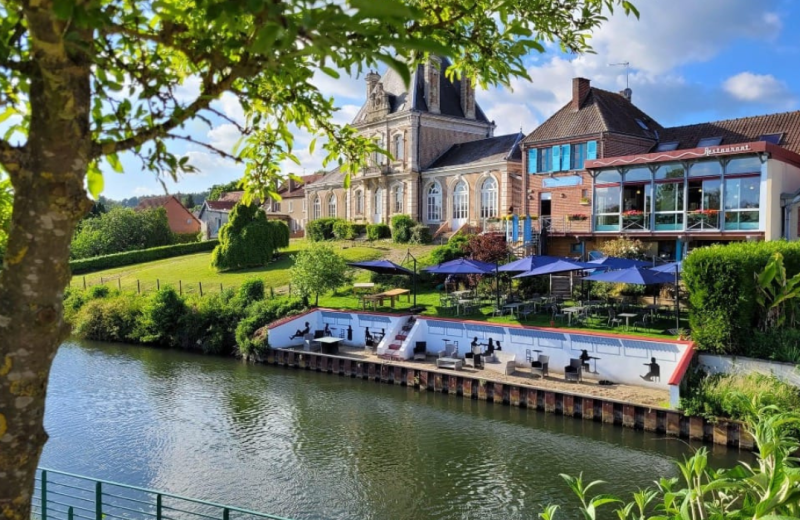 Restaurant au fil de l'Eau Long