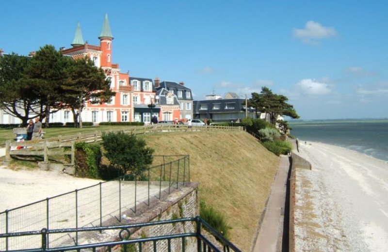 AIRCCPIC080V50E1FO-Aire-c-car-park-Le-Tarteron-vue-Le-Crotoy-Le-Crotoy-Somme-HautsdeFrance-2