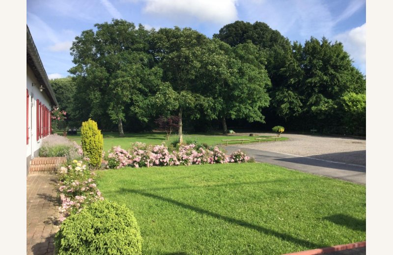 SAILLY-FLIBEAUCOURT Les charmilles