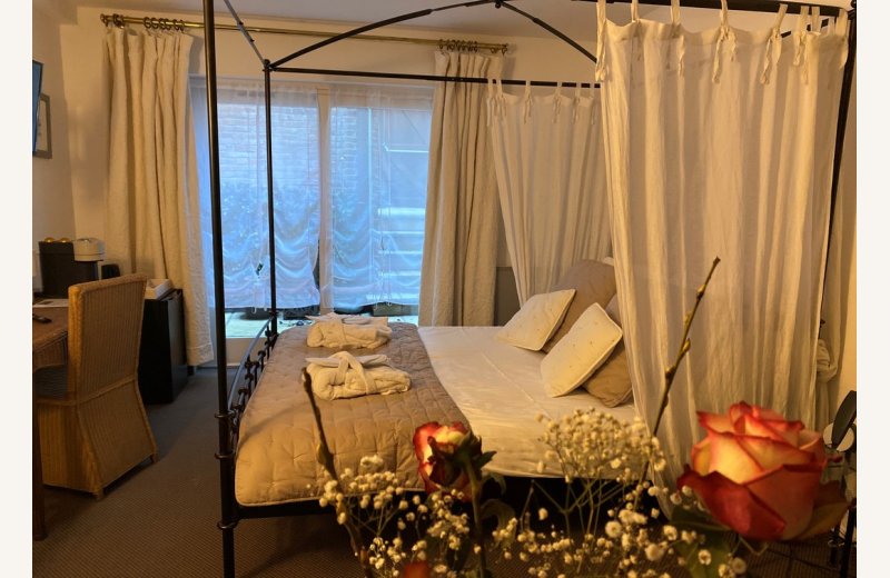 HOTPIC0800010085 Jean de Bruges ch luxe Saint Riquier Somme HautsdeFrance