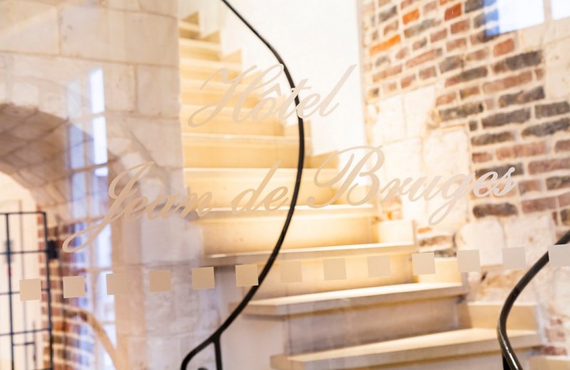 HOTPIC0800010085-Jean-de-Bruges-escalier-Saint-Riquier-Somme-HautsdeFrance