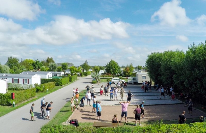 Camping la Haie Penée boulodrome St Quentin en Tt Somme Picardie HautsdeFrance