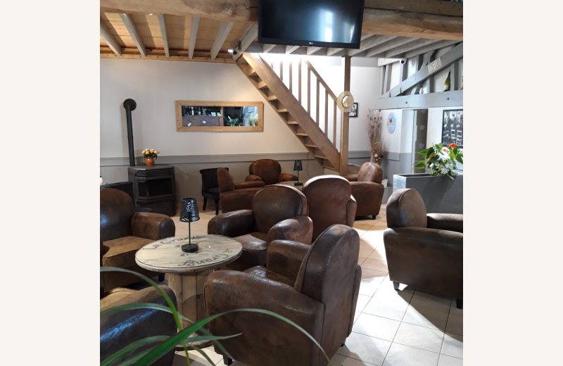 HPAPIC0800010550 Les Peupliers lounge bar Vironchaux Somme HautsdeFrance