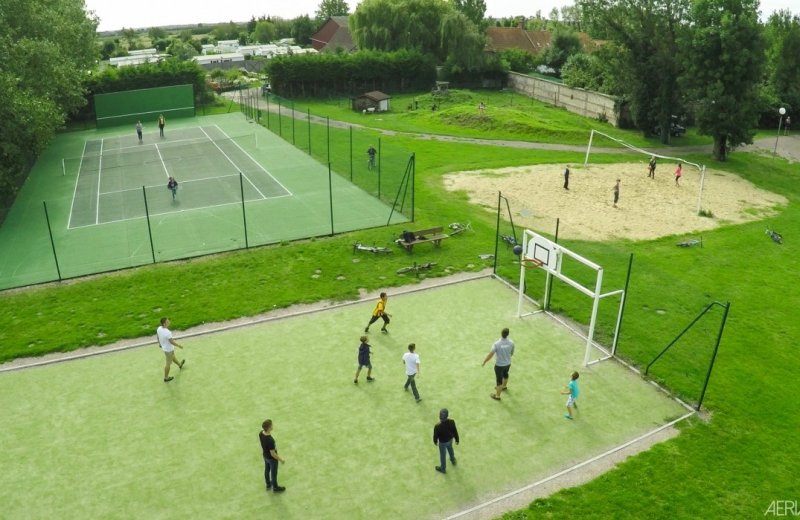 HPAPIC080FS00033-Le-Tarteron-terrains-multisports-Le-Crotoy-Somme-HautsdeFrance
