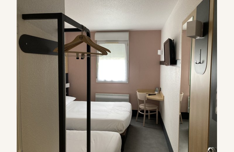 HOTPIC0800010061 B&B Hôtel ch familiale  Friville Somme HDF