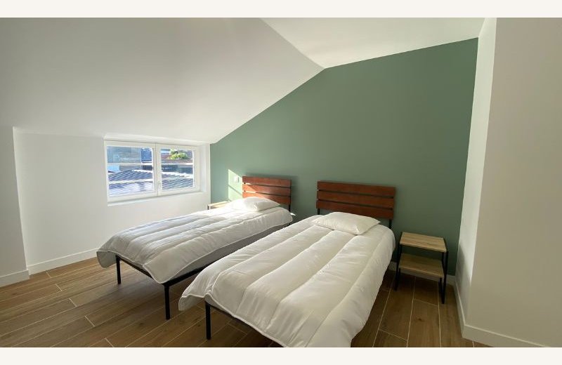 Dimensions photos SIM et site Internet - St Jacques chambre 2