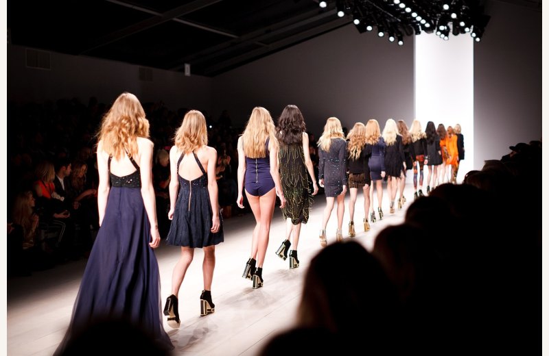 catwalk-1840941_1280